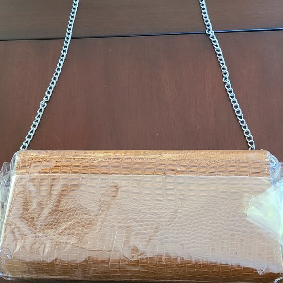 P&Y Alligator Handbag - Picture 2 of 2